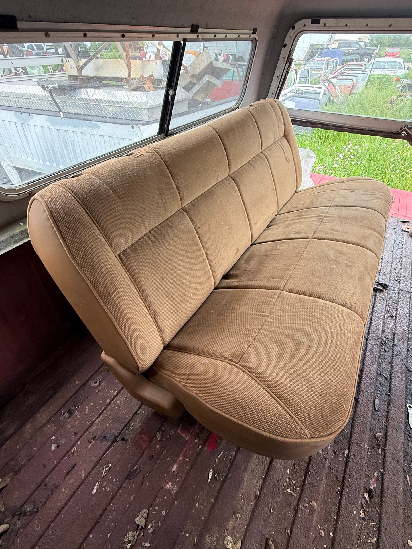 Spice Tan Bench Seat 89-90 Really Clean! (Local pickup or extra for shipping)