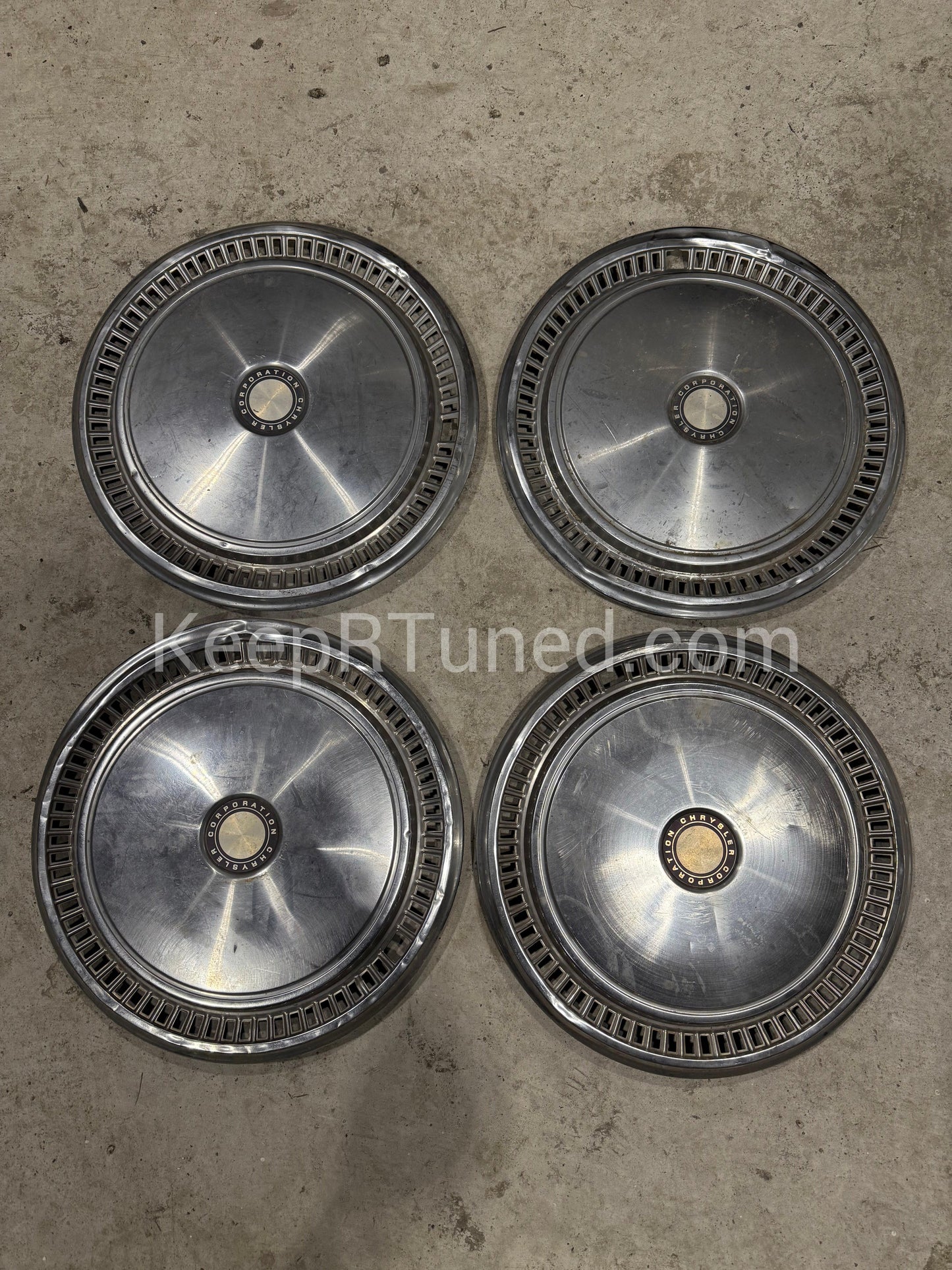 Hubcap Set 89-90 Cummins Chrysler Corporation