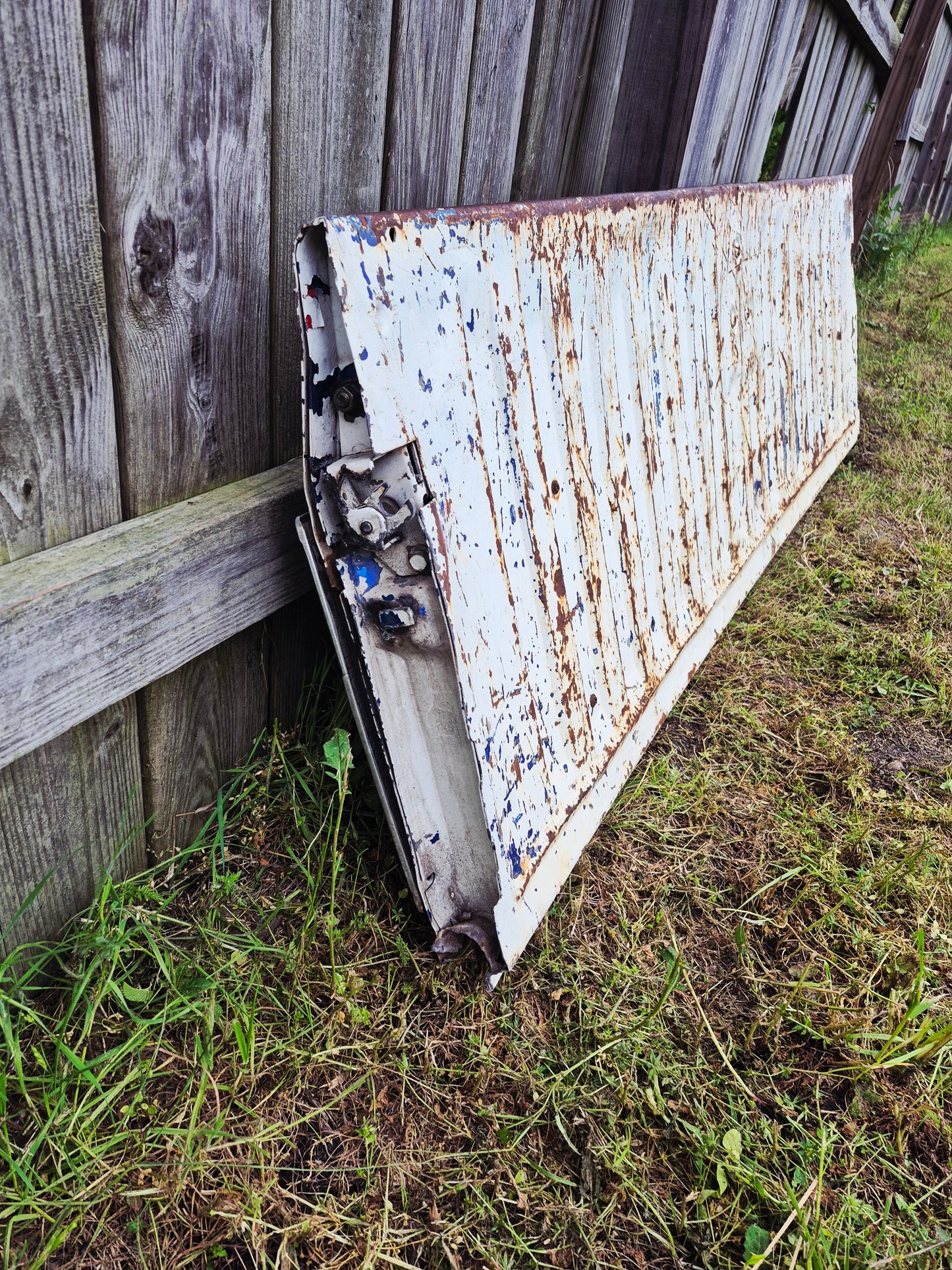 Tailgate First Gen Cummins -13 (Local Pick UP Only)