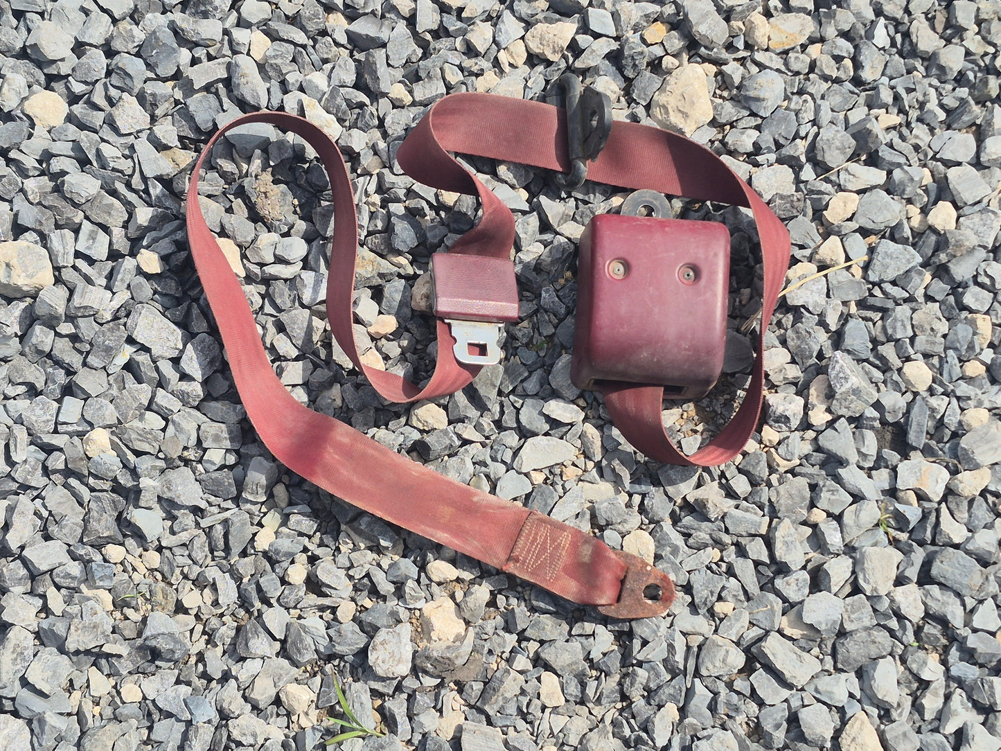 In Pillar Retractable Lap Seat Belt (Red) 89-93 DODGE RAM 1ST GEN CUMMINS