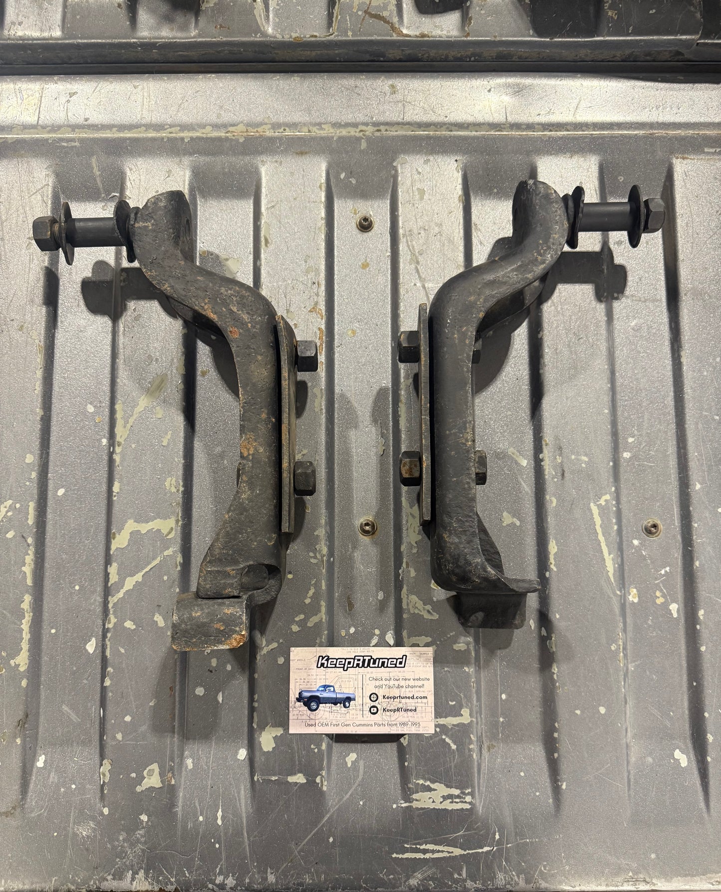 Front Shock Mount Pair 4x4