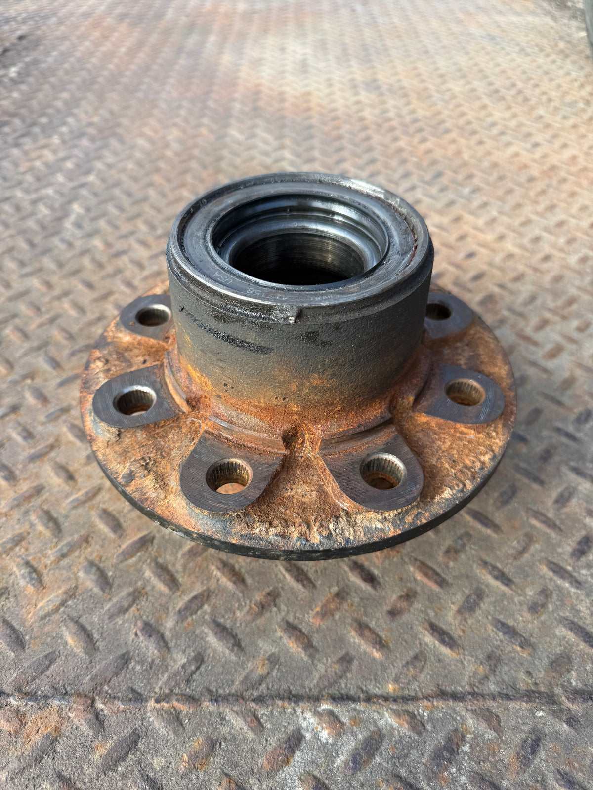Dana 70 Rear End Dually Wheel Hub 89-93 First Gen Cummins (Stock picture)