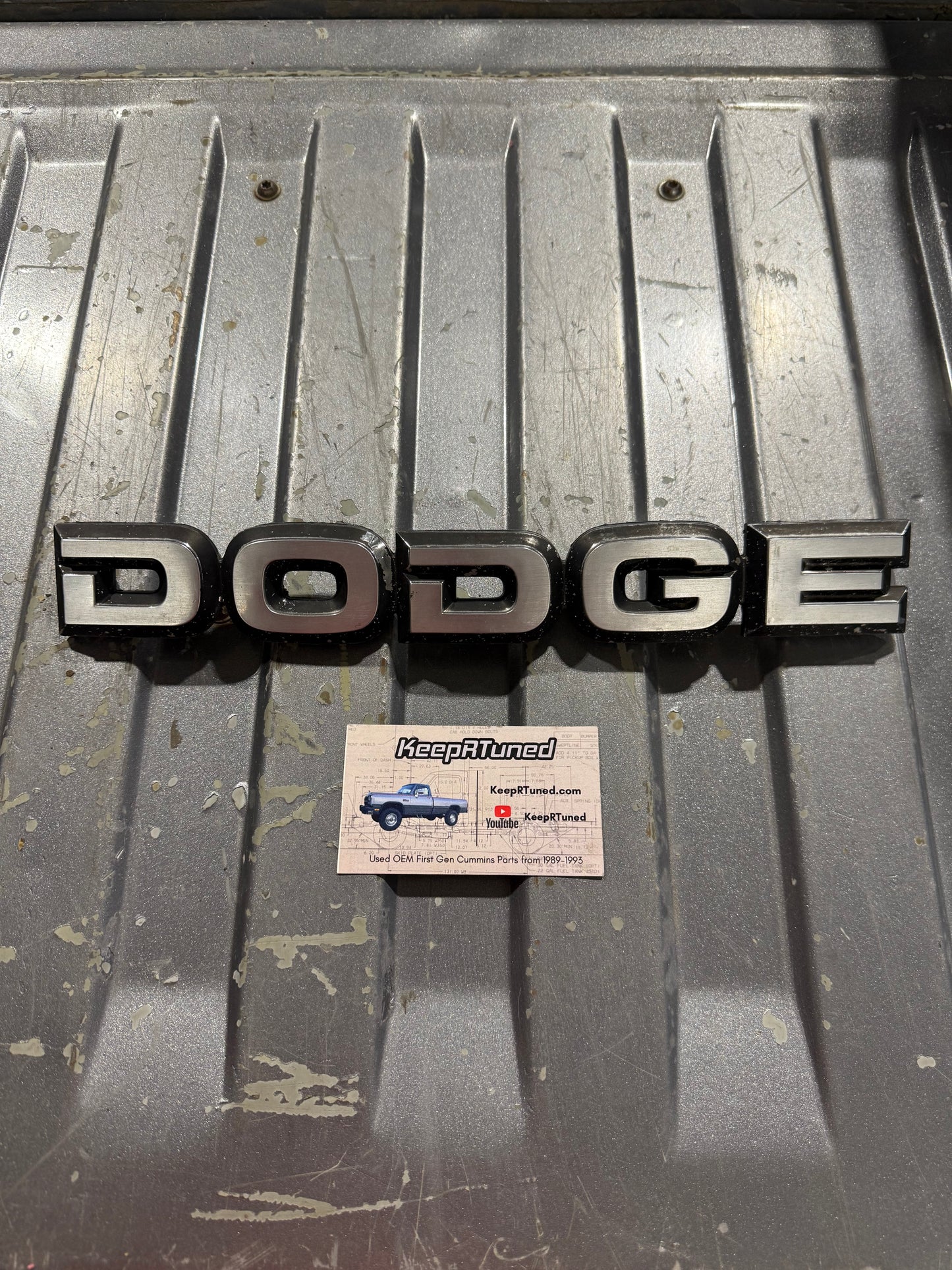 Hood emblem D O D G E