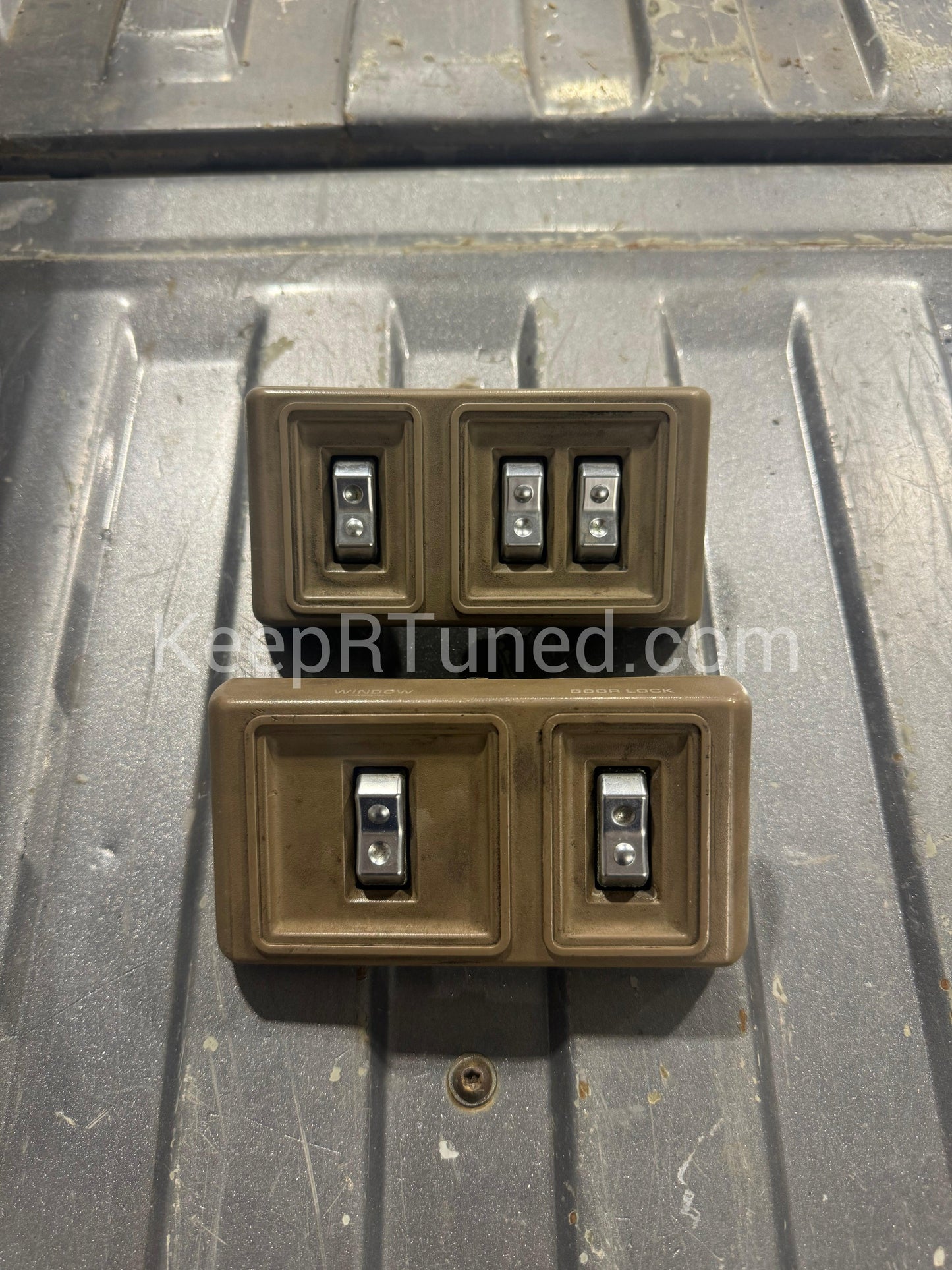 Power Door Panel - Door Lock Switch / Window Button Bezel Pair + Buttons Light Tan