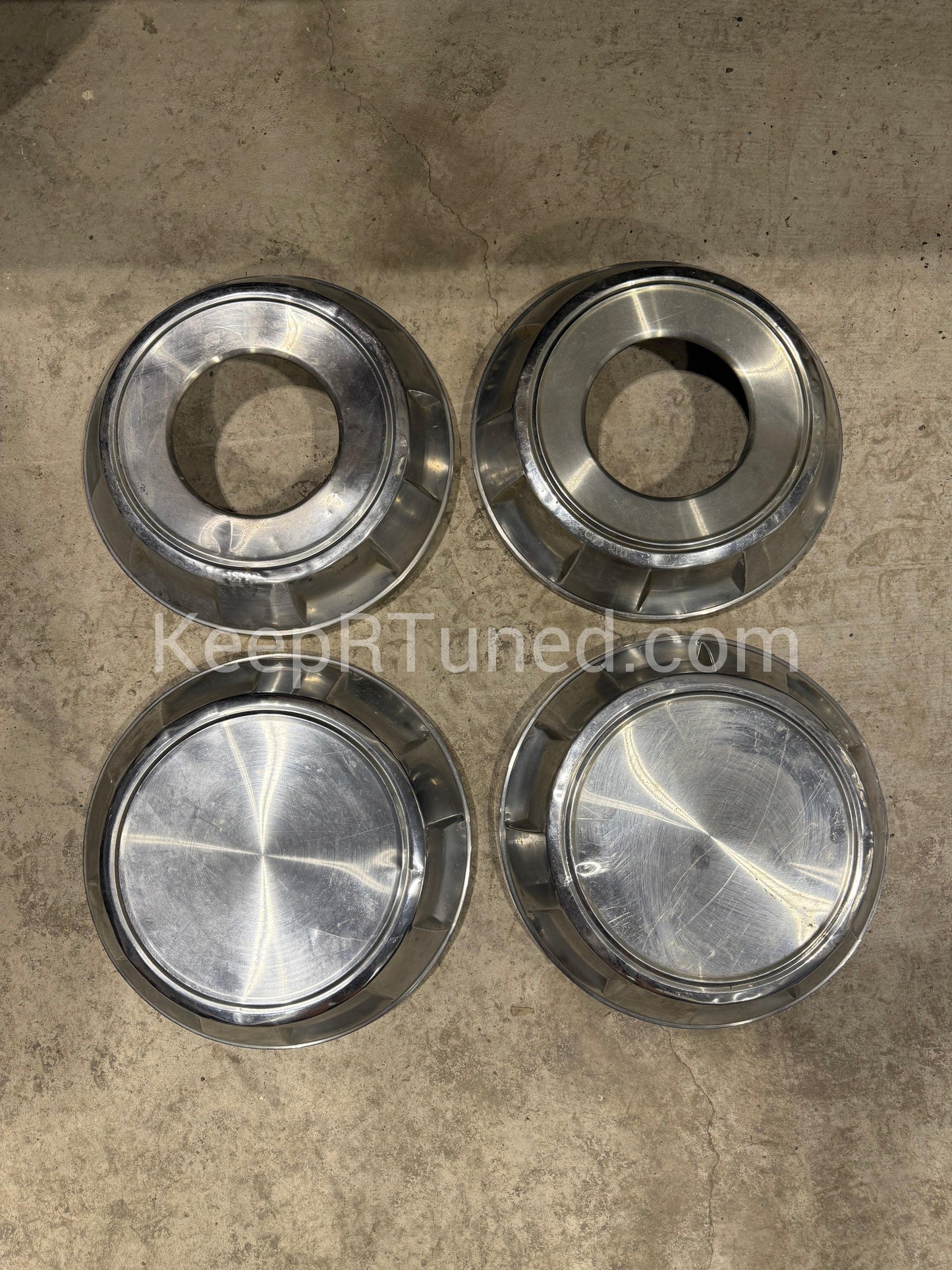 Dog Dish Hubcap Set for W250 Front Axle 4x4