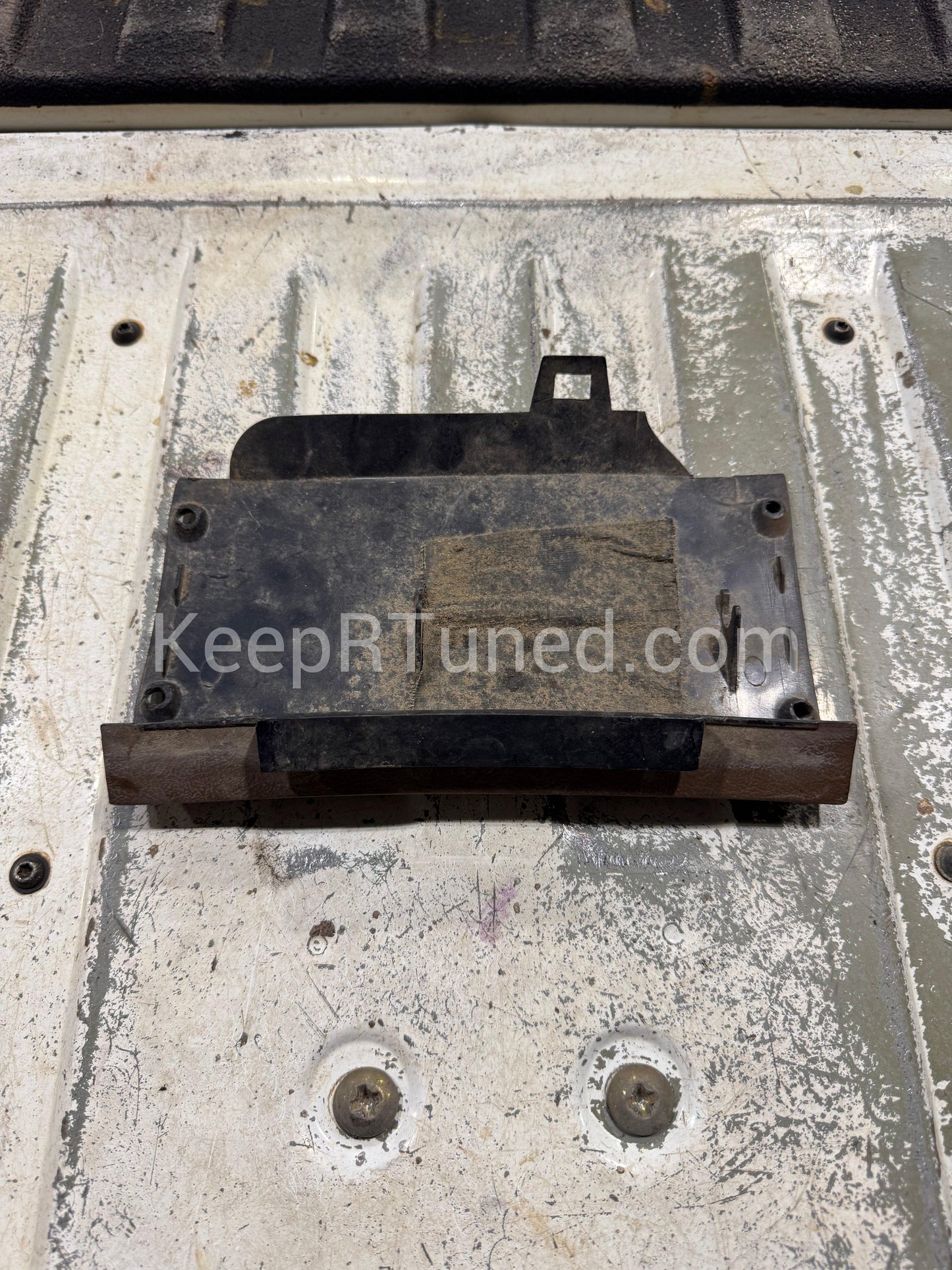 Trim - Fuse Box Saddle Tan