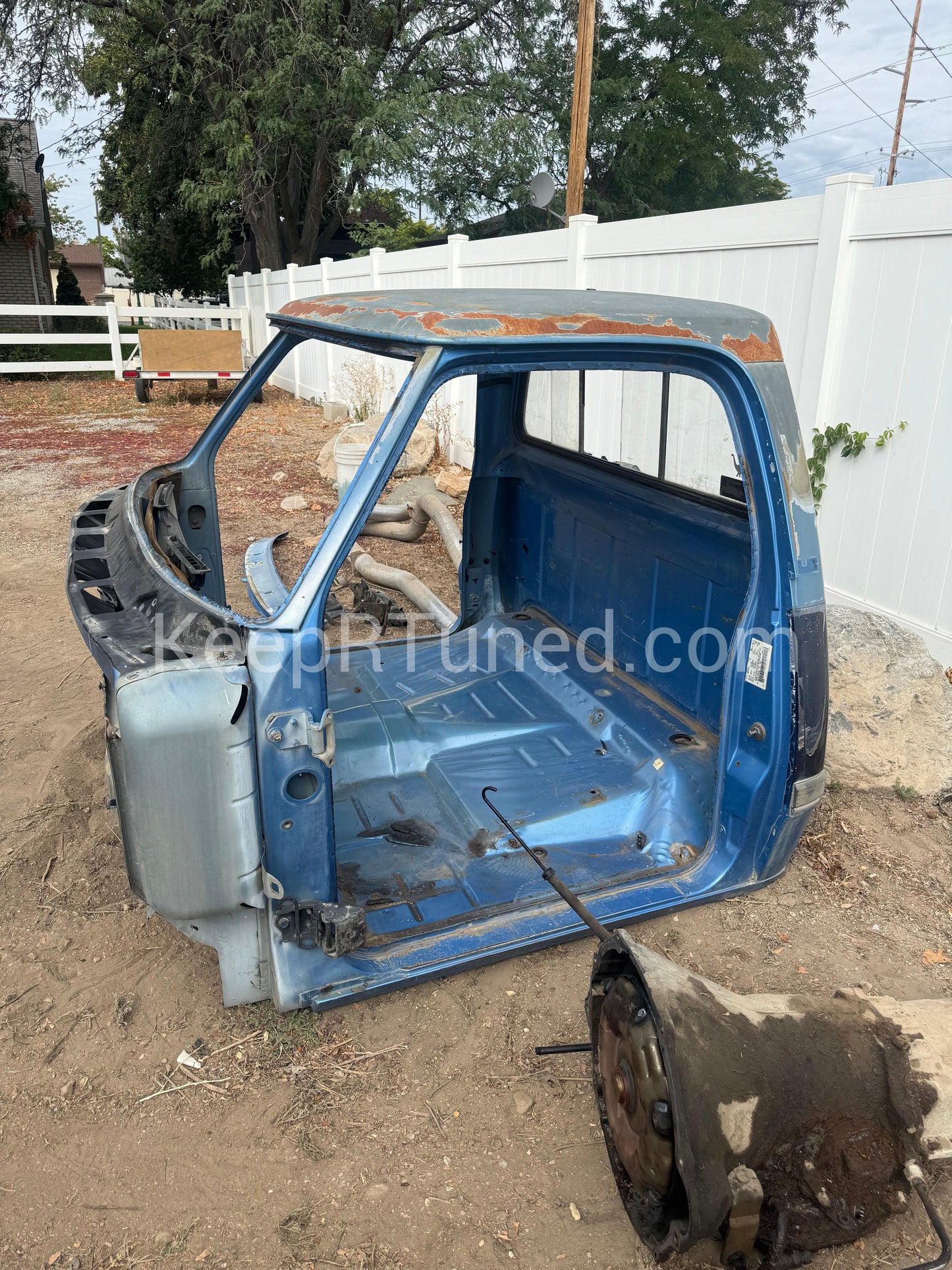 Single Cab, Passenger Door, and Freight Shipping