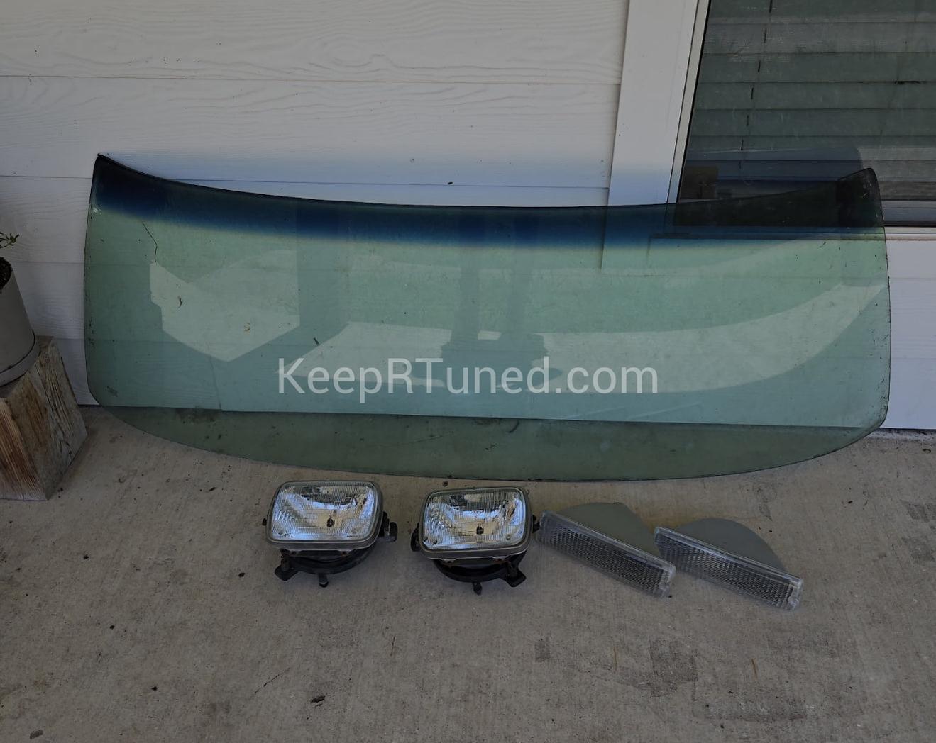 Windshield (Crack Free, Local Pickup Only)