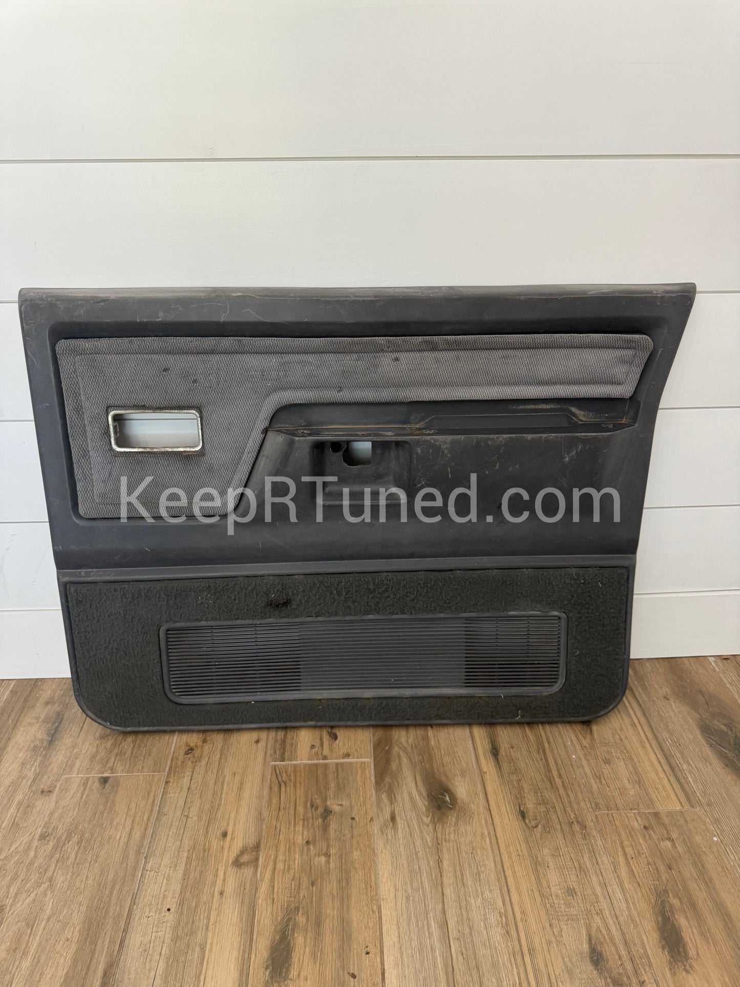 Door Panel Grey Passenger Automatic (Stock Picture)