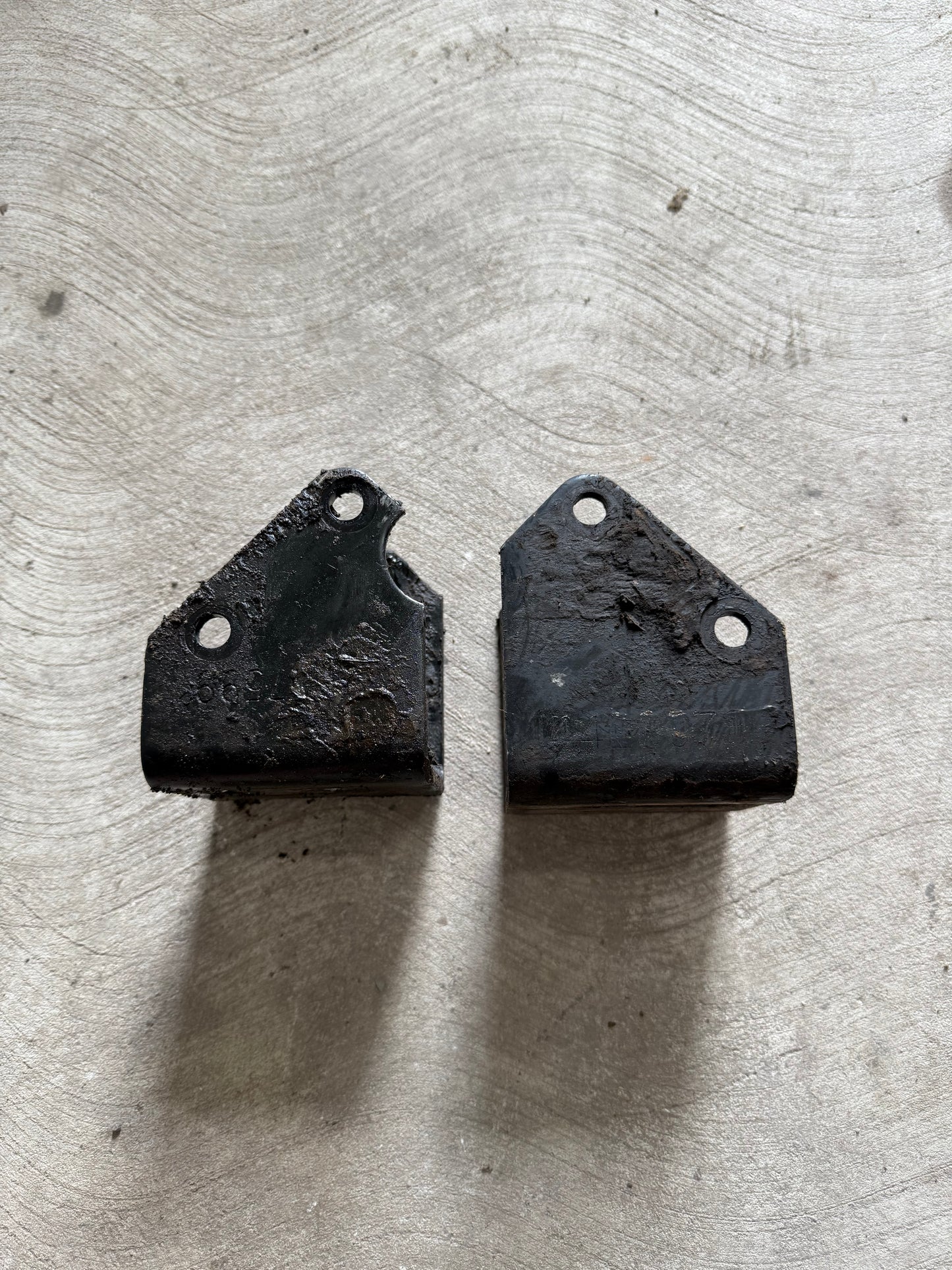 Upper Engine Mount Brackets 2wd 89-93 Dodge Ram 1st Gen Cummins