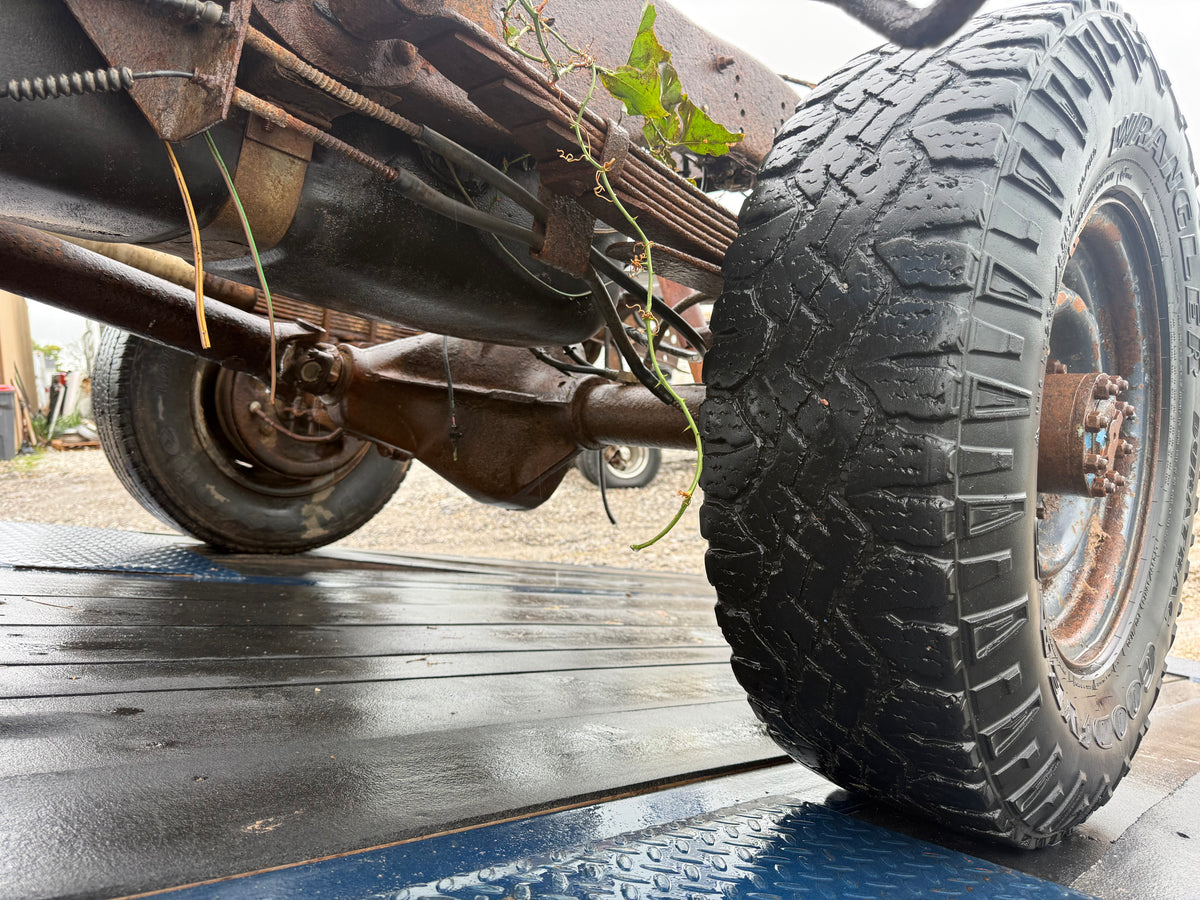 Single Wheel Rear End Axle 3.07 Gears 1st Gen Cummins 89-91 Dodge Ram (Local pickup or extra for freight)