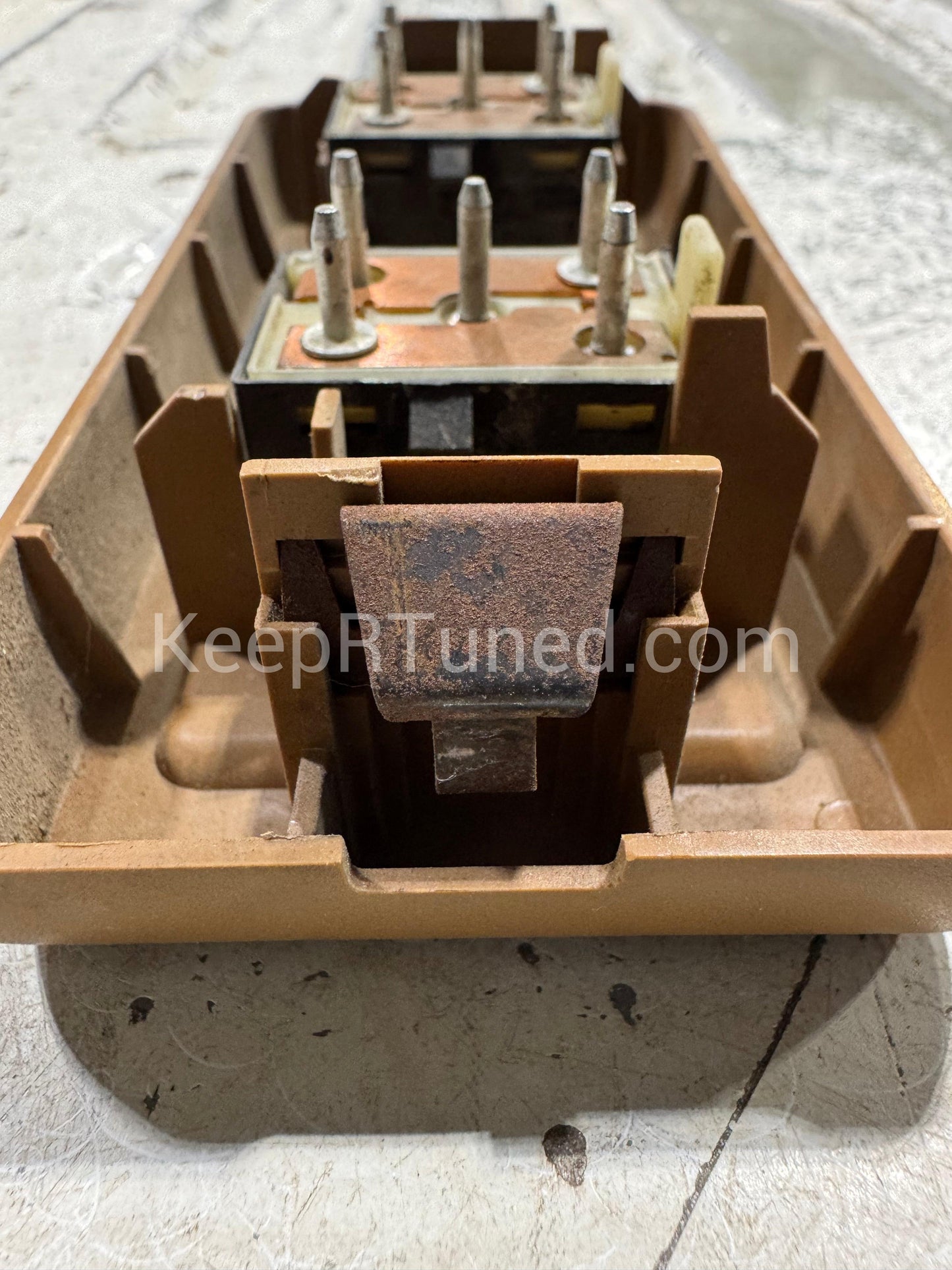 Power Window Bezel Clip (1)