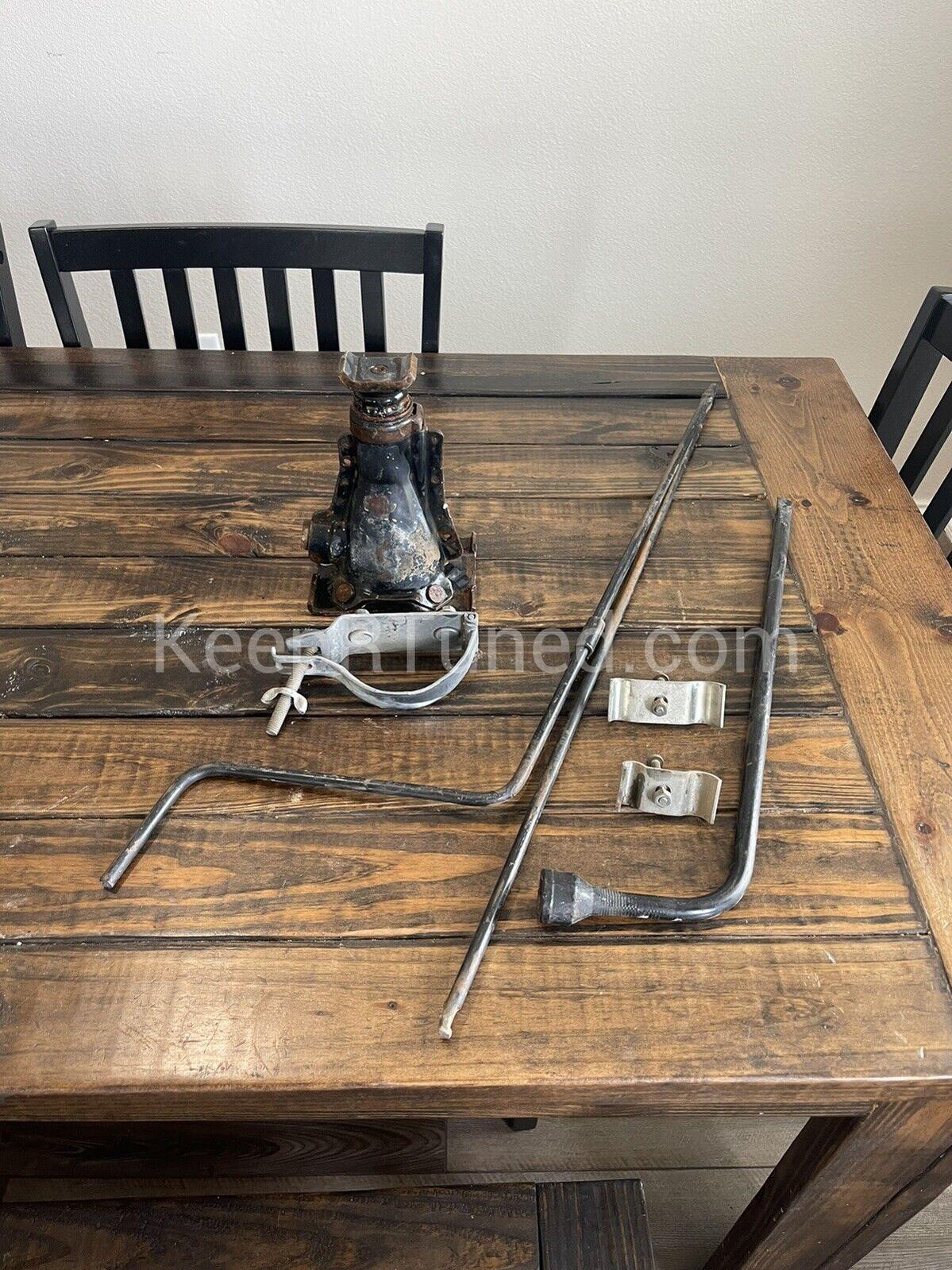 Spare Tire Tool Set With Jack 89-93 Cummins