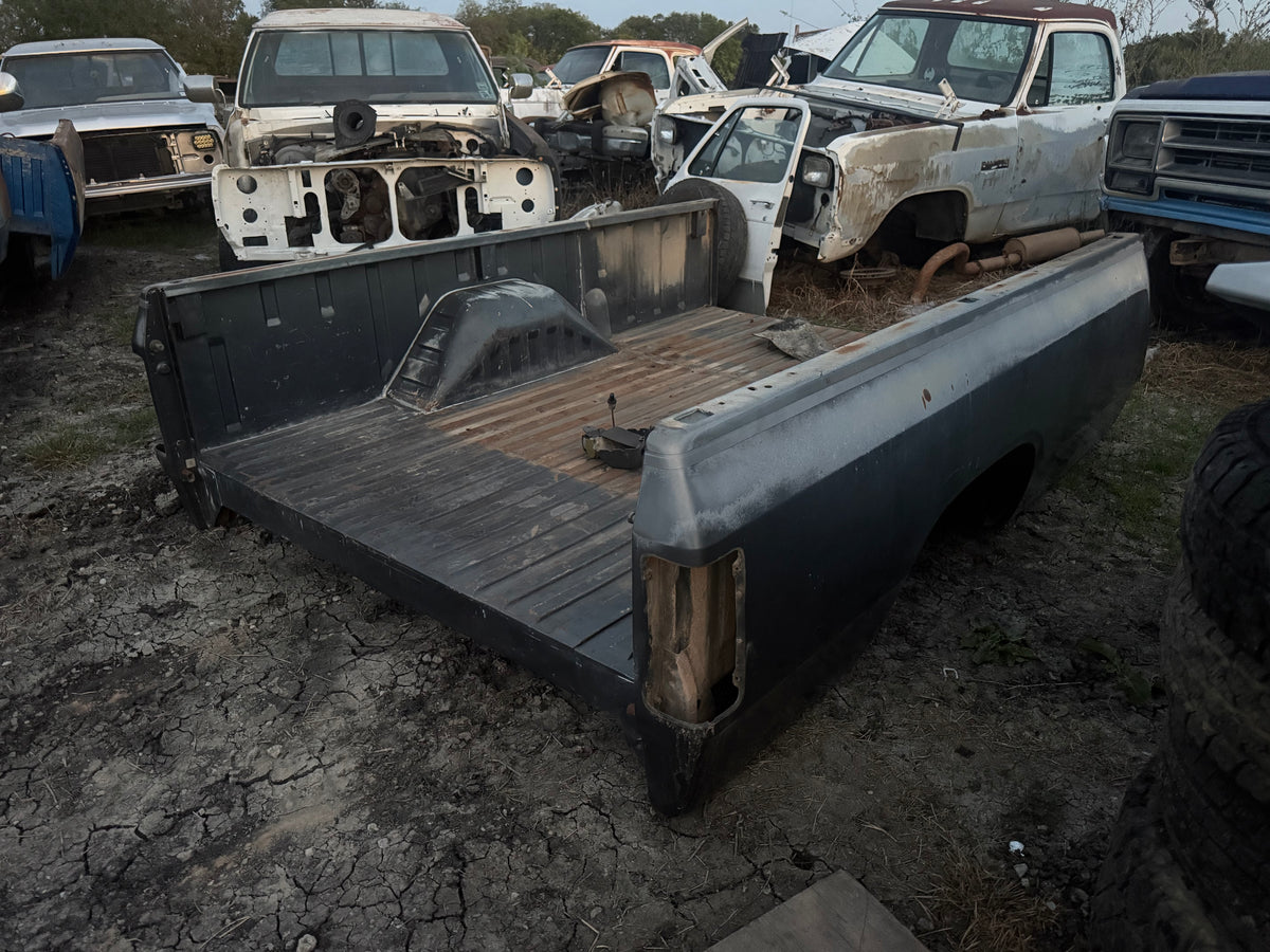 Grey Longbed First Gen Cummins Needs Back Put Back In We Can Cut One From Another Bed And Include It With This One