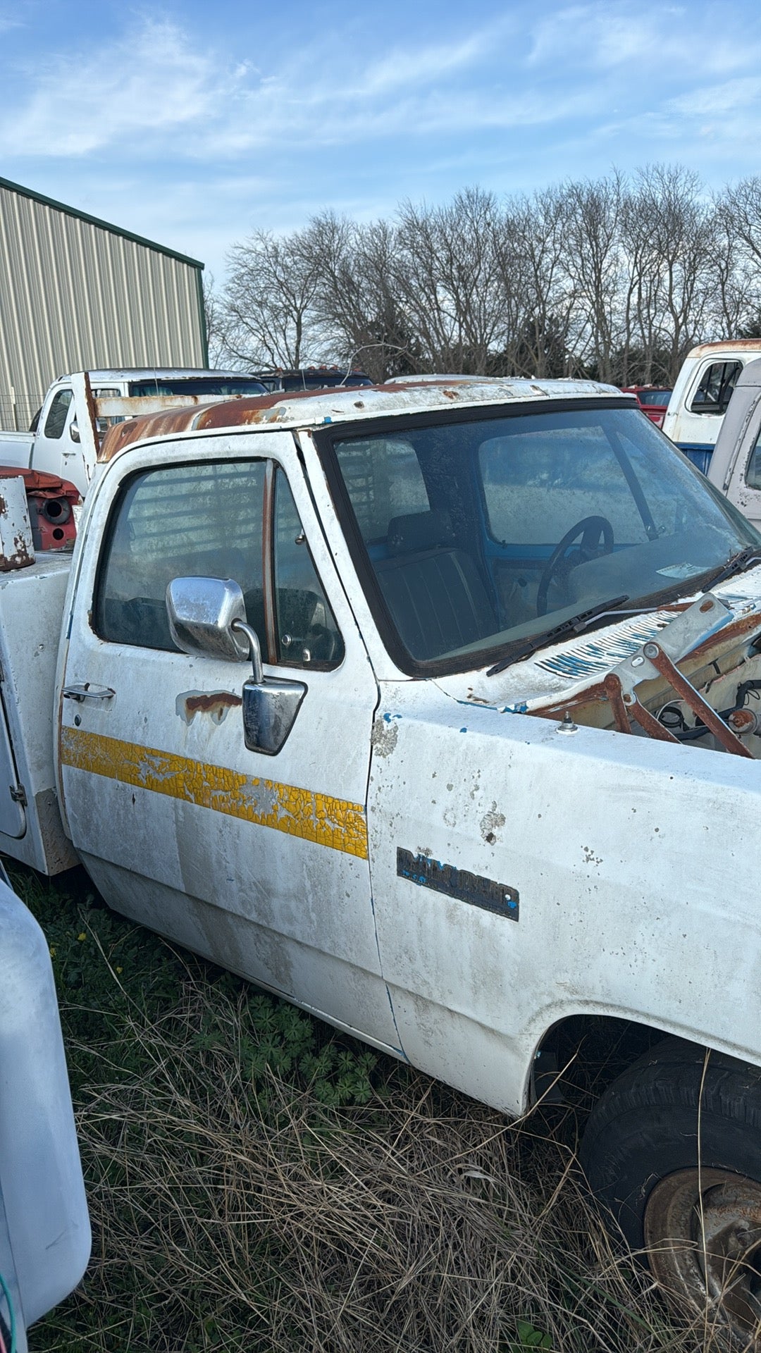 White single Cab Gutted 1st Gen Cummins 89-93 (Local Pickup)