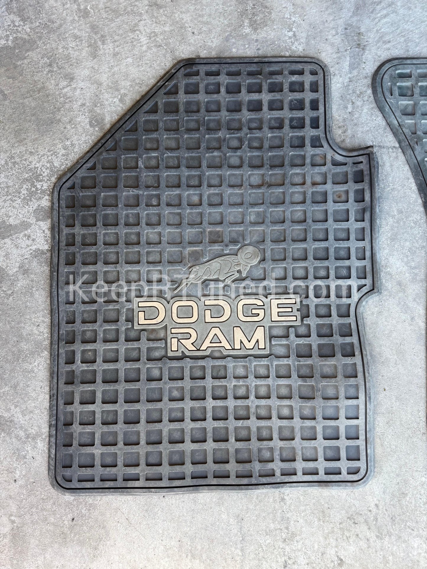Dealer Option Floor Mat Set Large Hump Pair