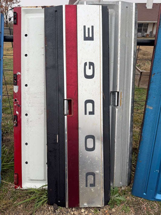 Tailgate Black LE (Local pickup)