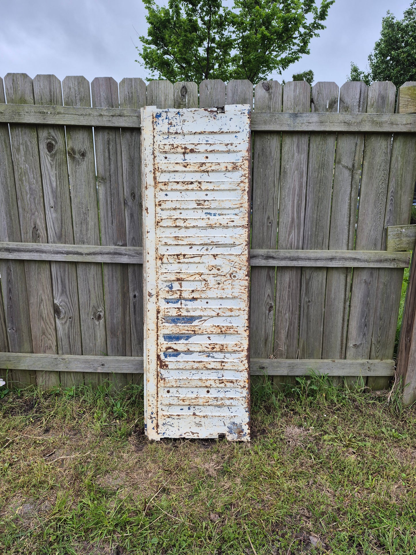 Tailgate First Gen Cummins -13 (Local Pick UP Only)