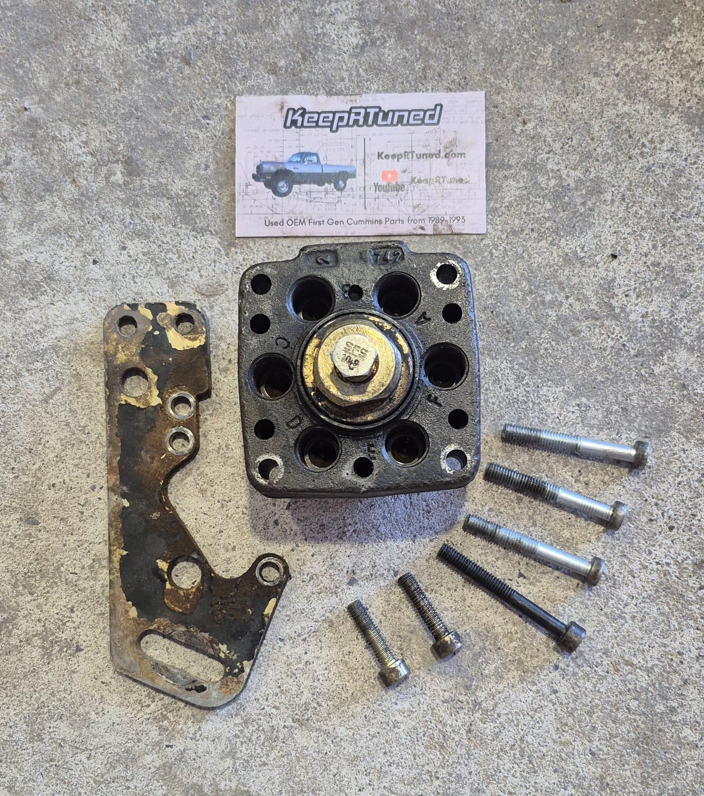 Fuel Injection Pump Head, TPS Bracket, & Plug W/ Copper Pieces Cummins VE
