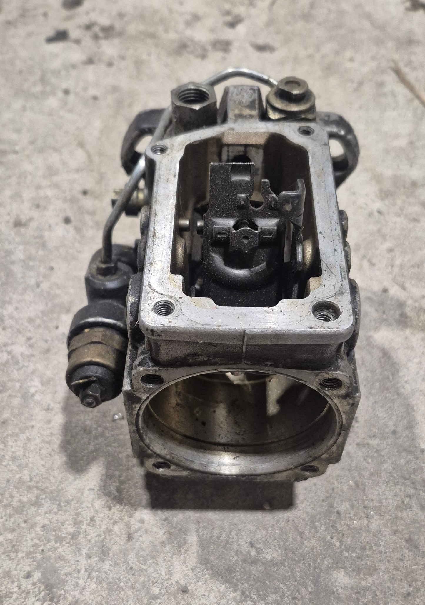 OEM Fuel Injection Pump Bottom 89-91 (Read)