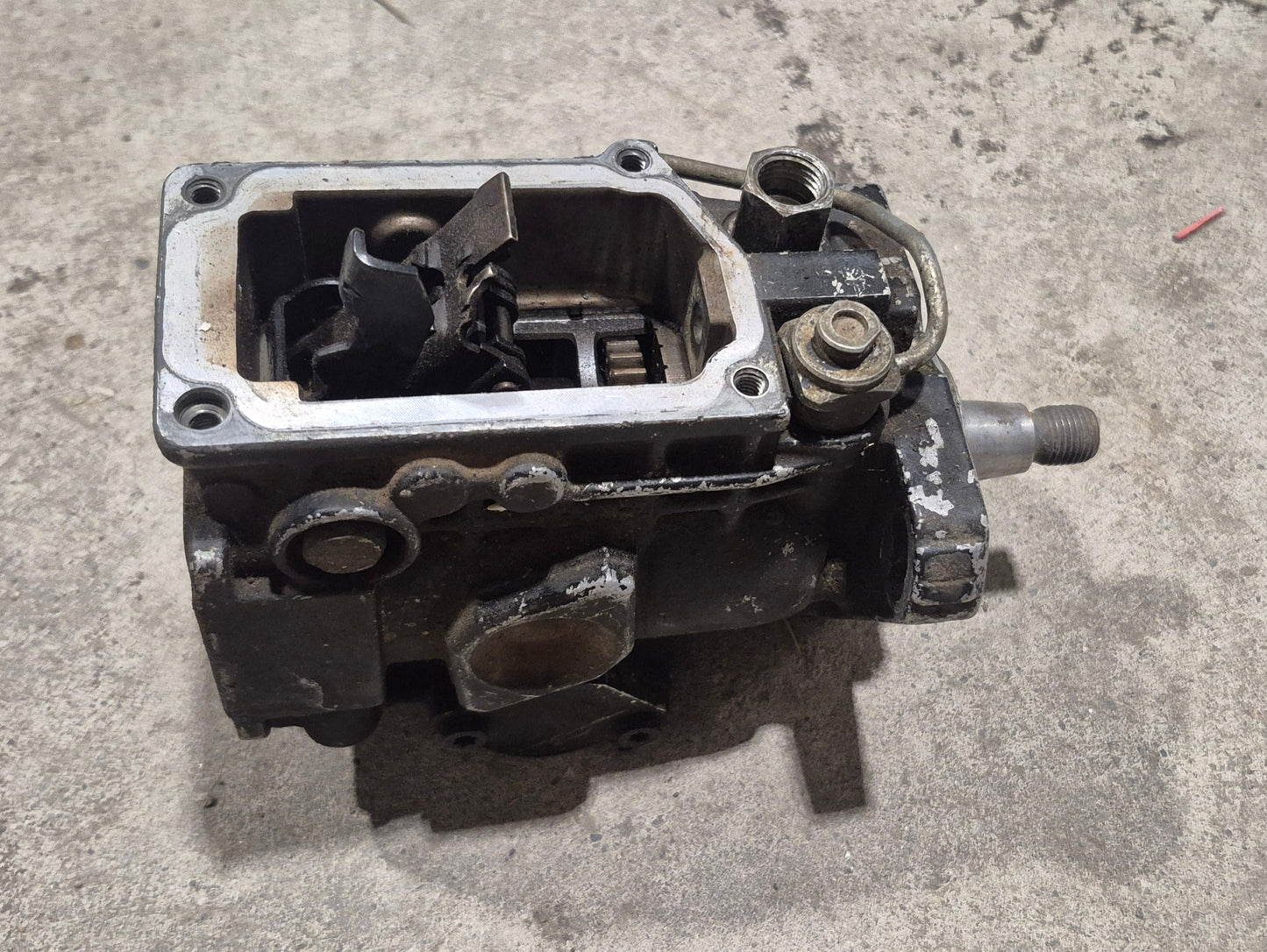 OEM Fuel Injection Pump Bottom 89-91 (Read)
