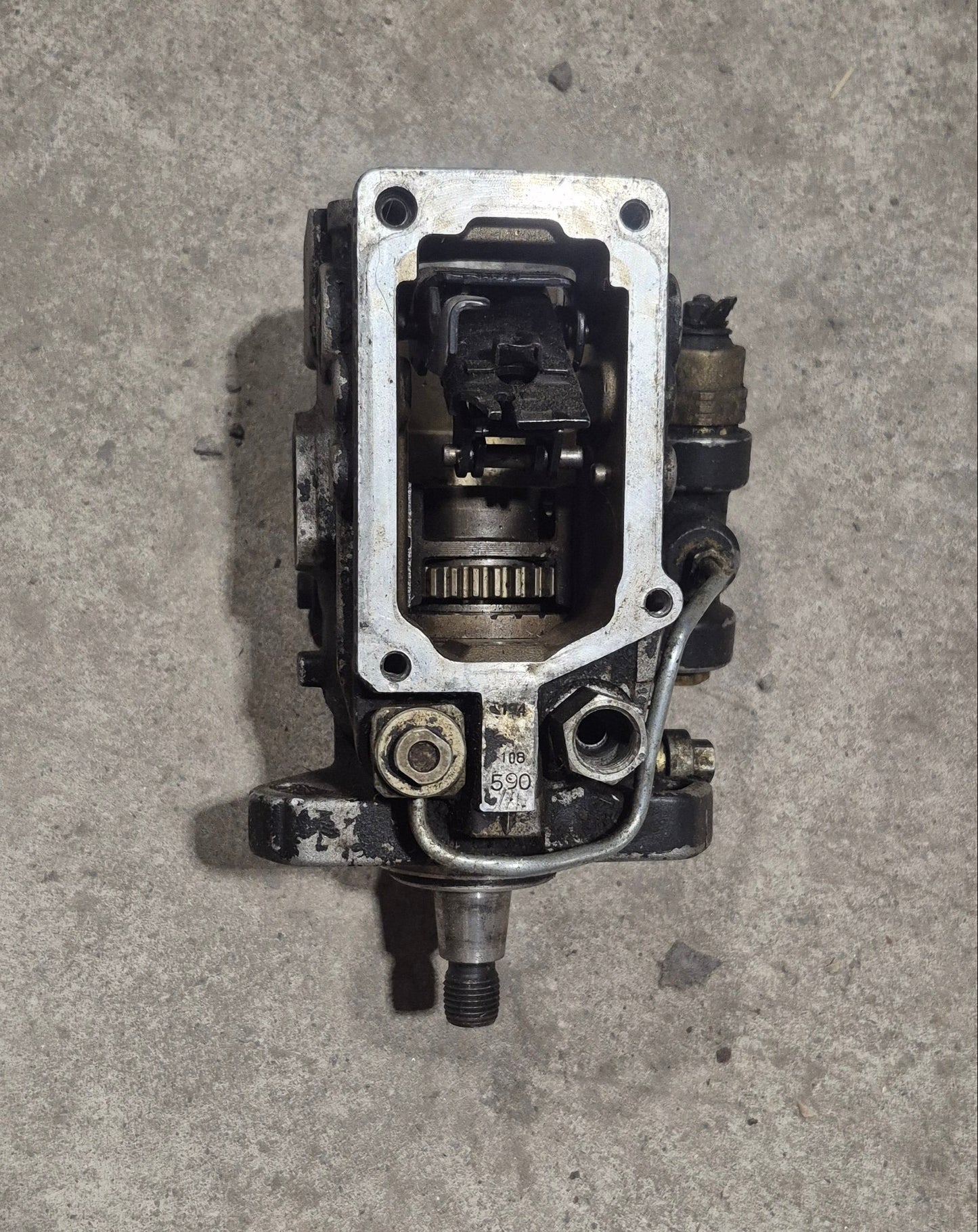 OEM Fuel Injection Pump Bottom 89-91 (Read)