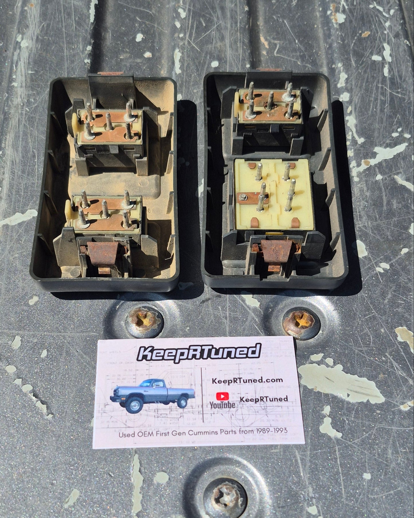 Power Door Panel - Door Lock Switch / Window Button Bezel Pair + Buttons Grey