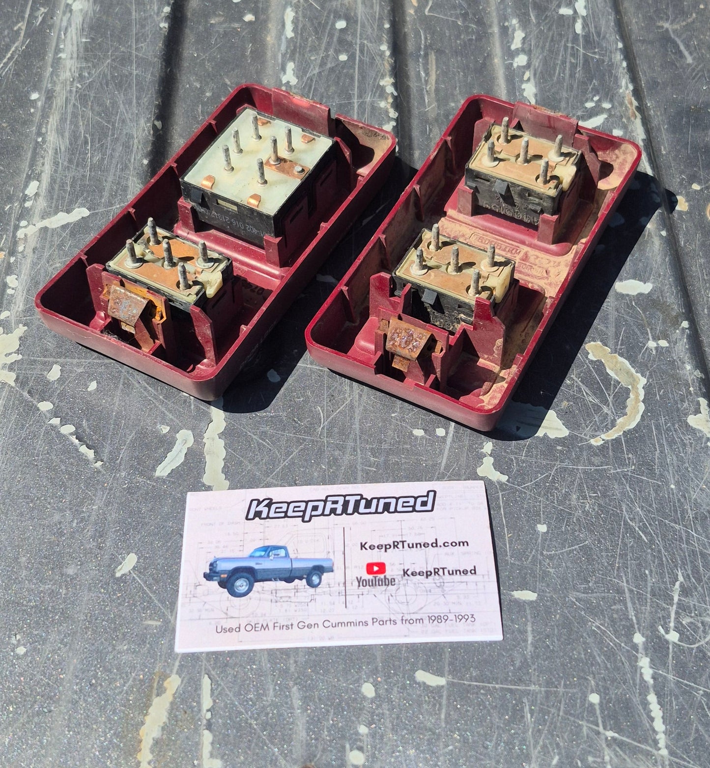 Power Door Panel - Door Lock Switch / Window Button Bezel Pair + Buttons Red
