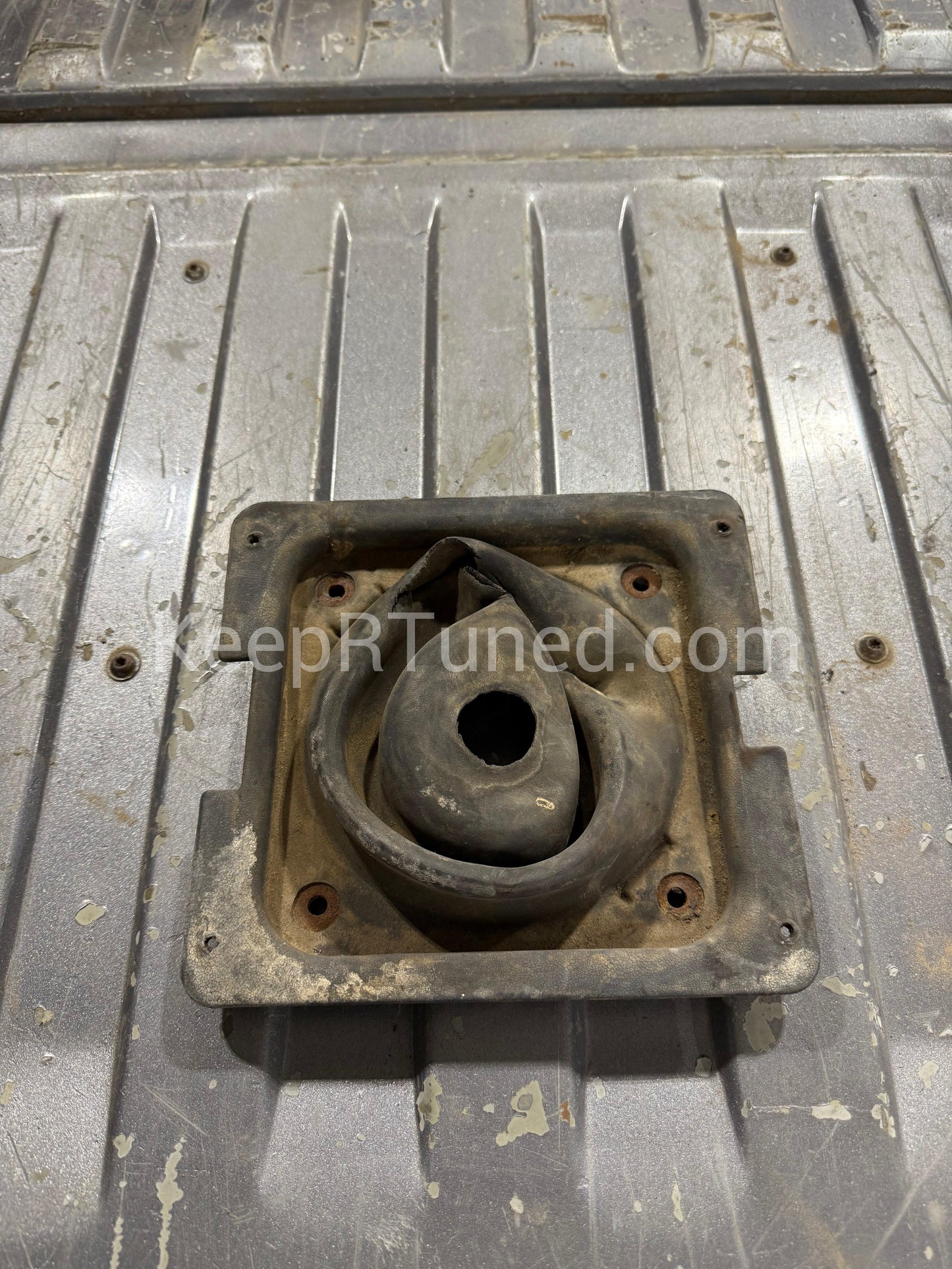 Inner Shift Boot 89-93 5 Speed (Stock picture in good condition)