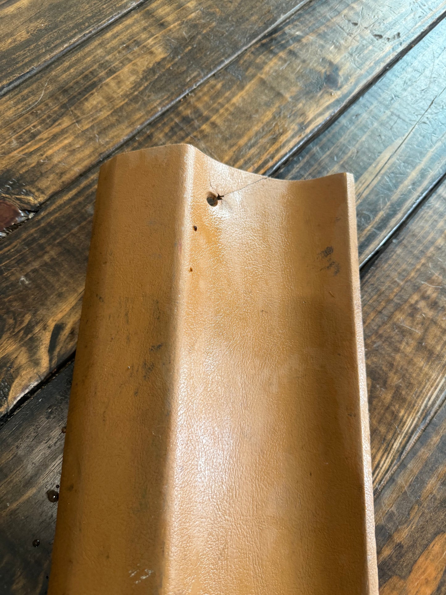 Trim Below Rear Window Tan