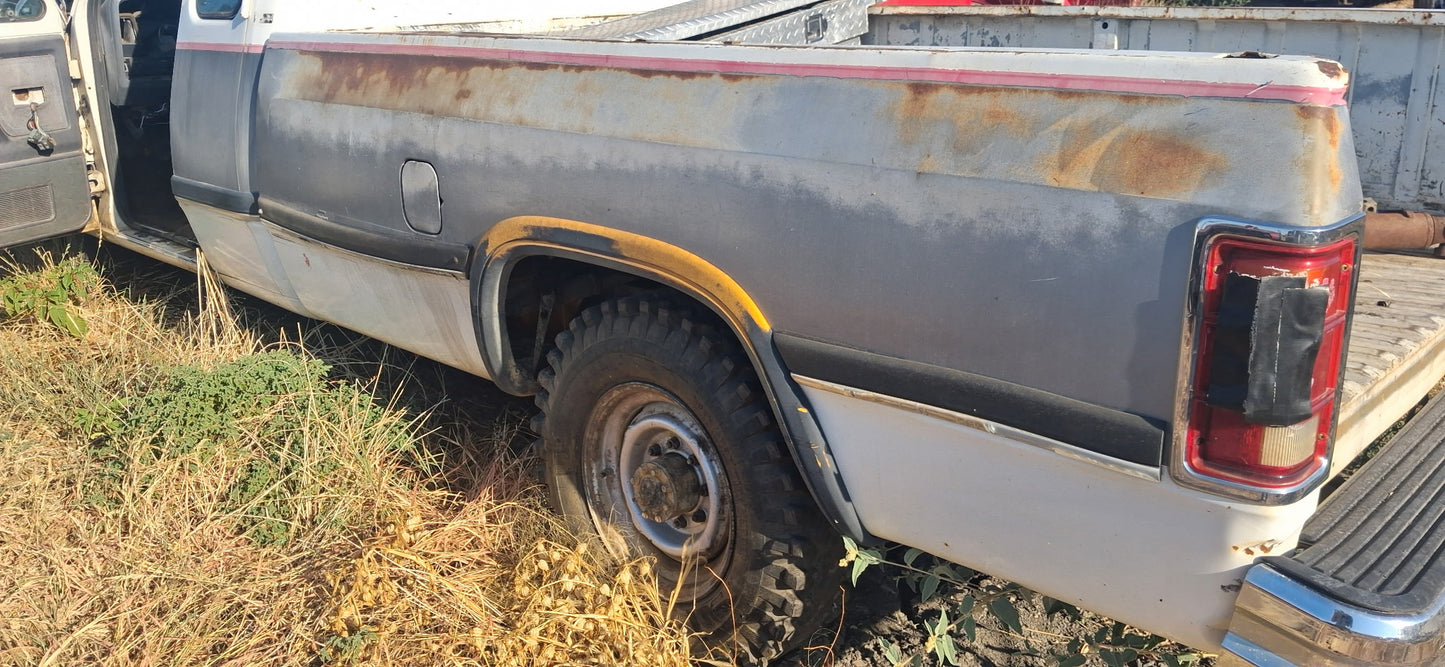 Bed side Good Drivers Side See Pictures