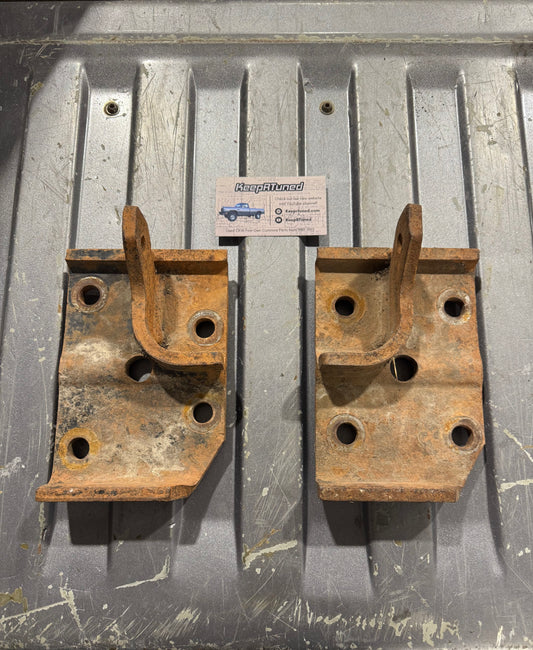 Dana 60 / 61 Leaf Spring Saddle Mounts For Front Axle 4x4 U Bolt First Gen Cummins 89-93 Dodge Ram OEM