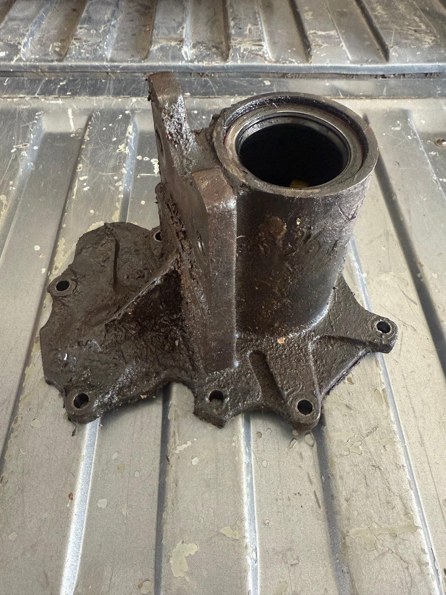 GETRAG 2wd G360 5 speed Tailshaft Housing 1989-93 Dodge Ram Cummins
