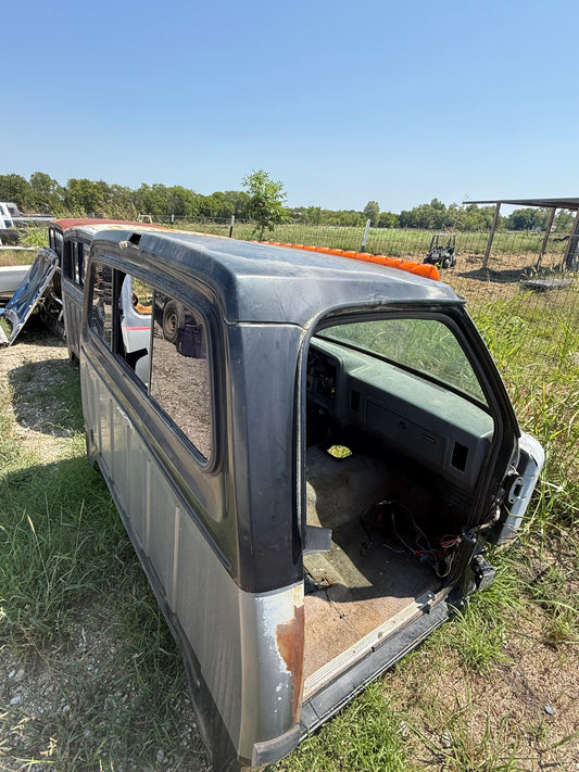 Single Cab Cab Light Truck Cab 1992 First Gen Cummins Dodge Ram (Local Pickup or Extra For Freight Shipping)
