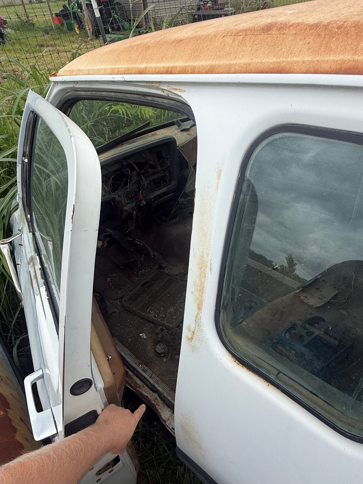 Club Cab White 1993 Dodge Ram 1st Gen Cummins (Local Pickup)