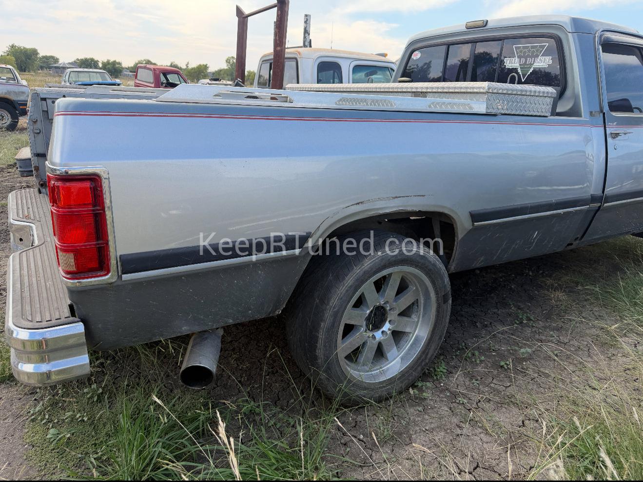 Side Moulding LE Trim And Tail Light Pair