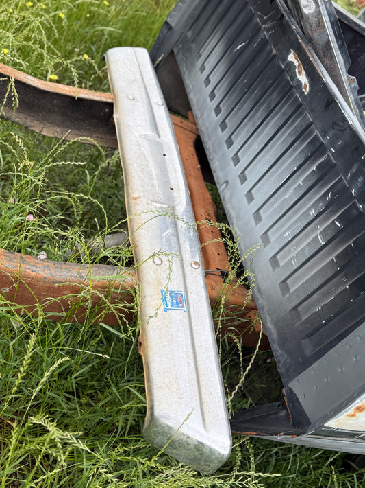 Front Bumper Chrome 91-93 Dodge Ram 1st Gen (Local pickup or extra for freight)