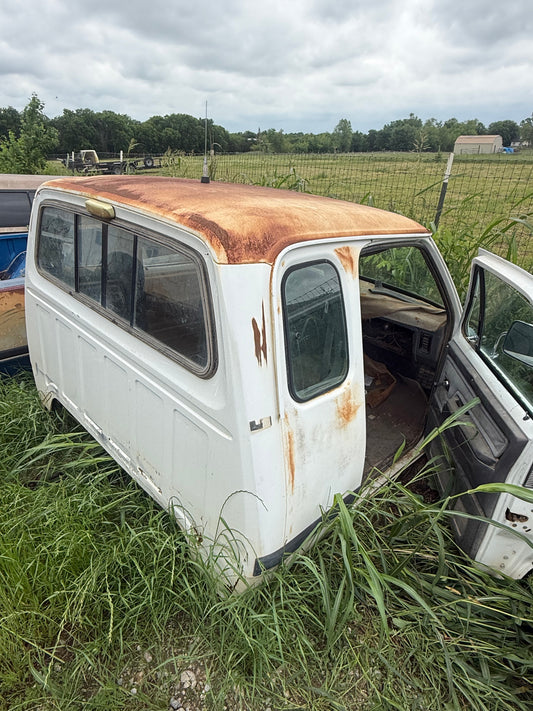 Club Cab White 1993 Dodge Ram 1st Gen Cummins (Local Pickup)