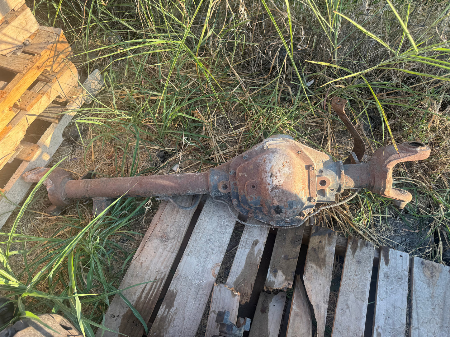 Front Axle Housing Dana 60 3.54 Gears 1st Gen Cummins 89-93 (Local Pickup Extra for Shipping)