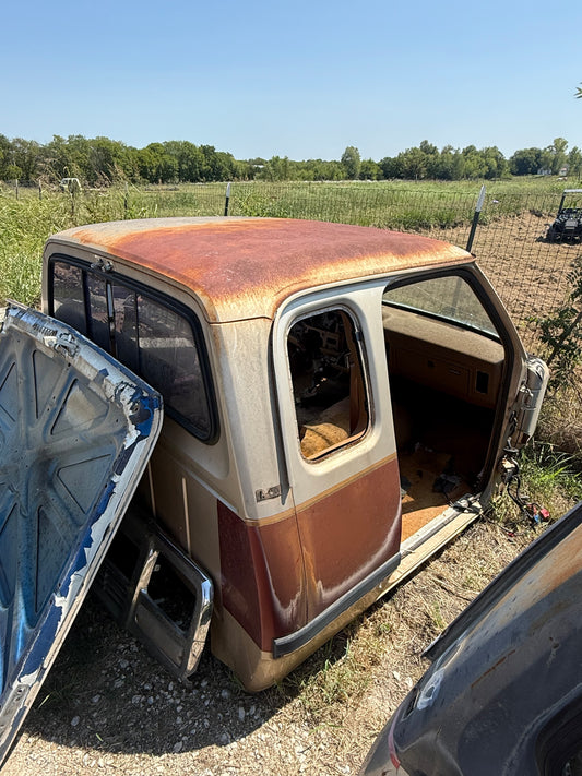 Club Cab Tan 1993 Dodge Ram 1st Gen Cummins (Local Pickup or Extra For Frieght Shipping)
