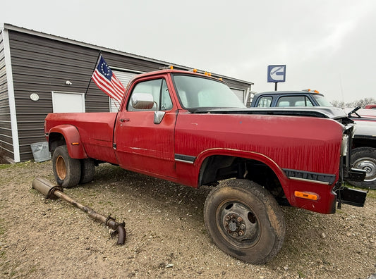 W350 Dodge Ram 1992 5 Speed 4x4