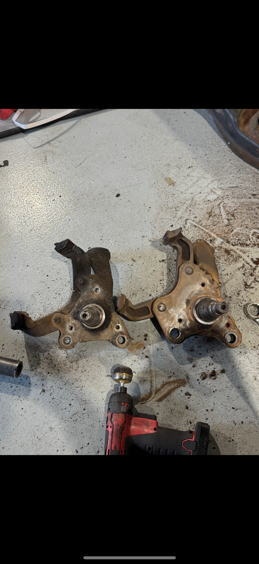Passenger side, gas spindle