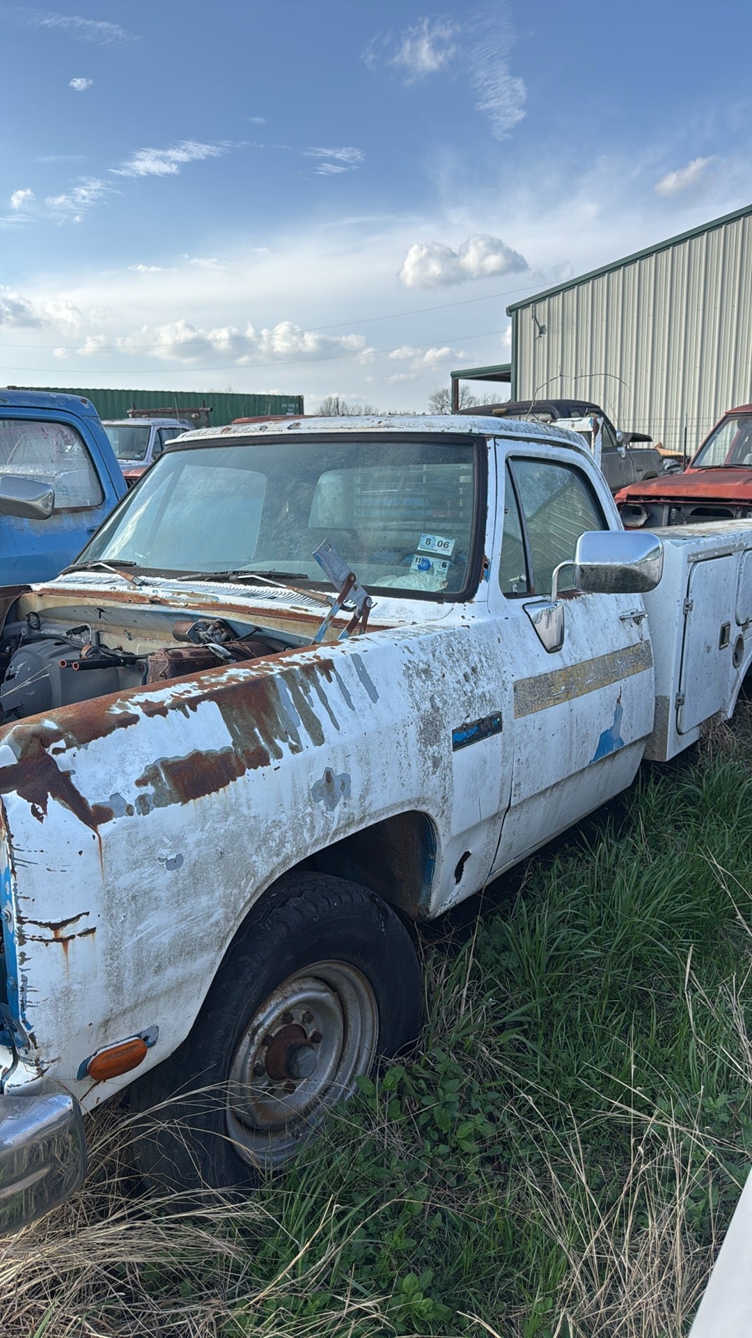 White single Cab Gutted 1st Gen Cummins 89-93 (Local Pickup)