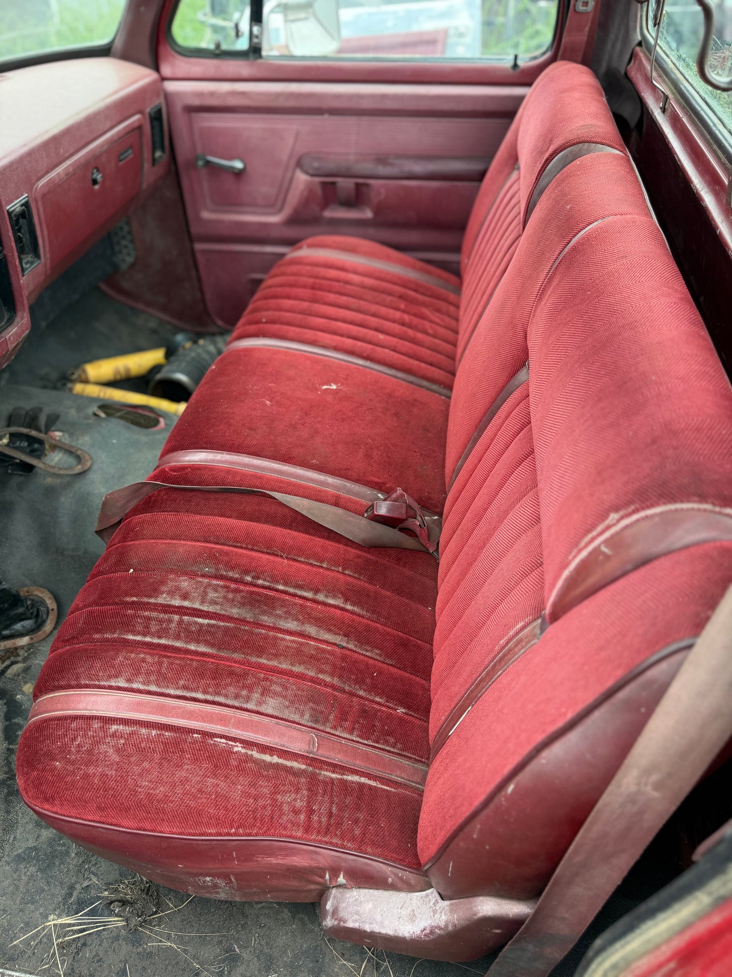 Red Bench Seat 89-90 Really Clean! (Local pickup or extra for shipping)
