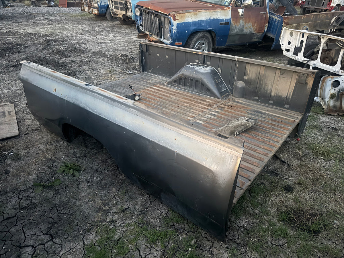 Grey Longbed First Gen Cummins Needs Back Put Back In We Can Cut One From Another Bed And Include It With This One