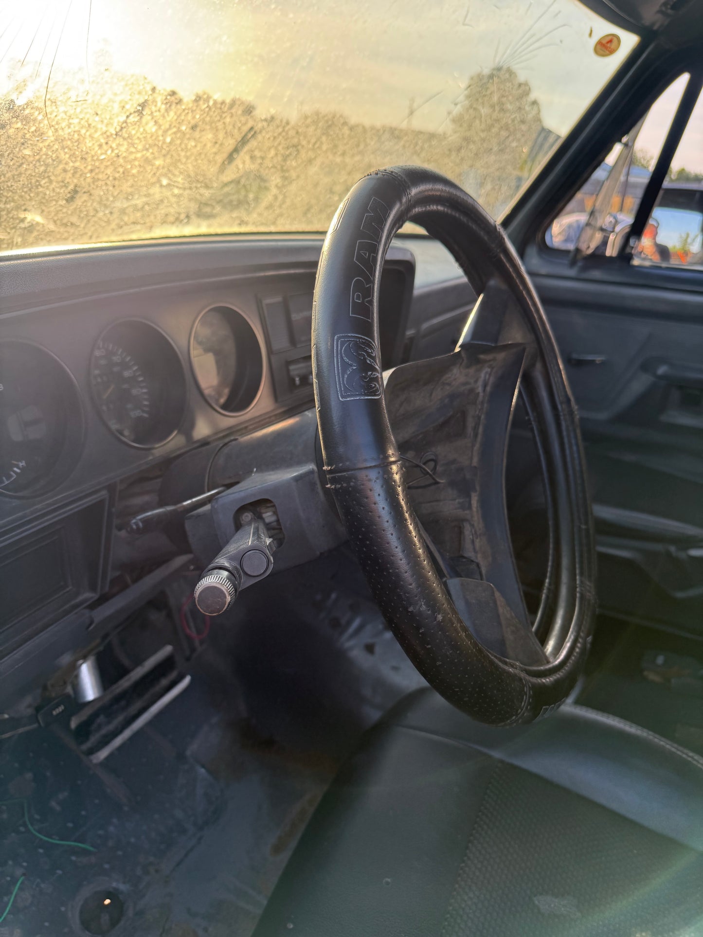 Steering Column 89-90 Dodge Ram Cummins Auto With Tilt (Whole Column) Tilt isn’t locking