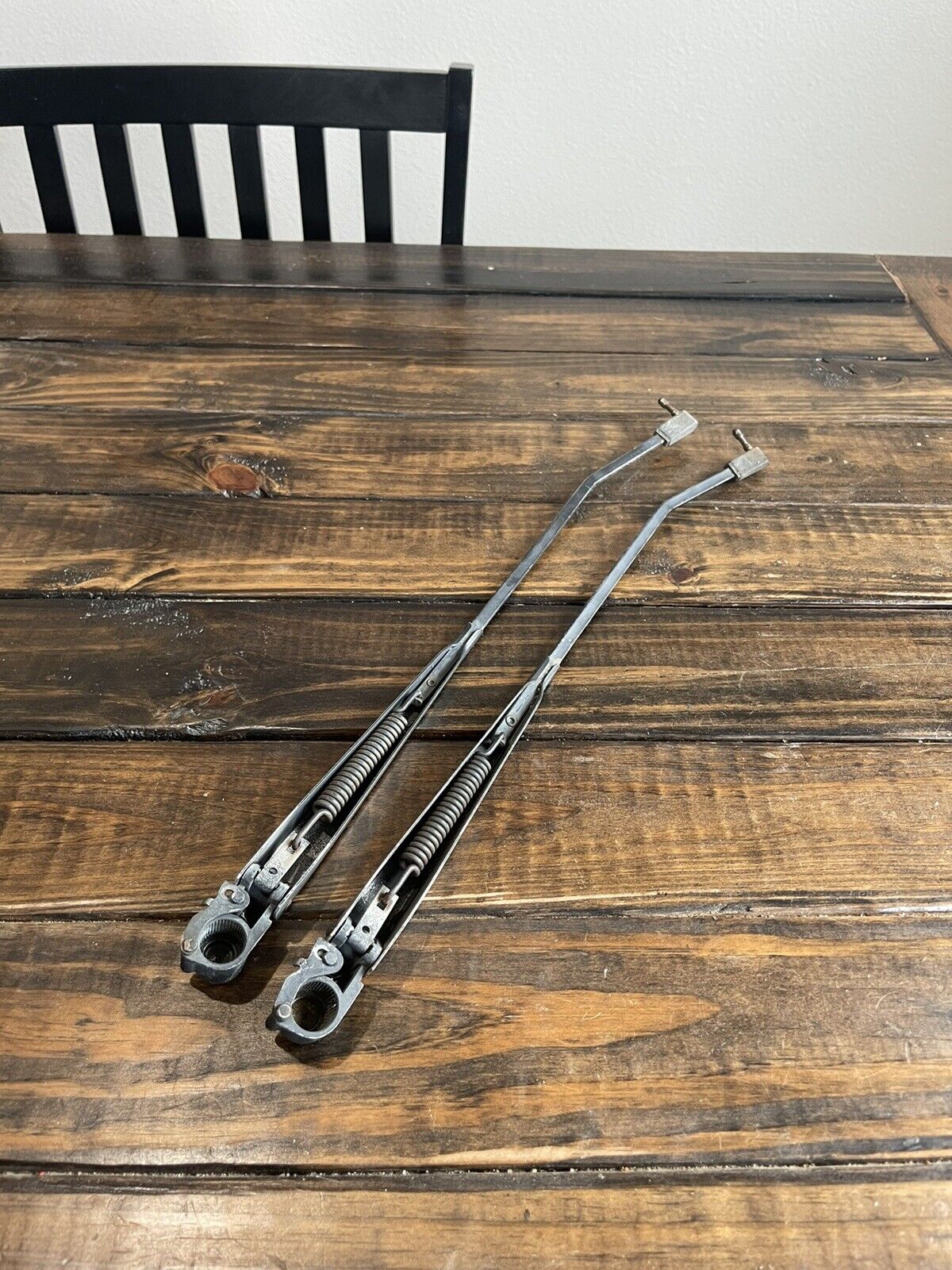 Windshield Wiper Arm Set