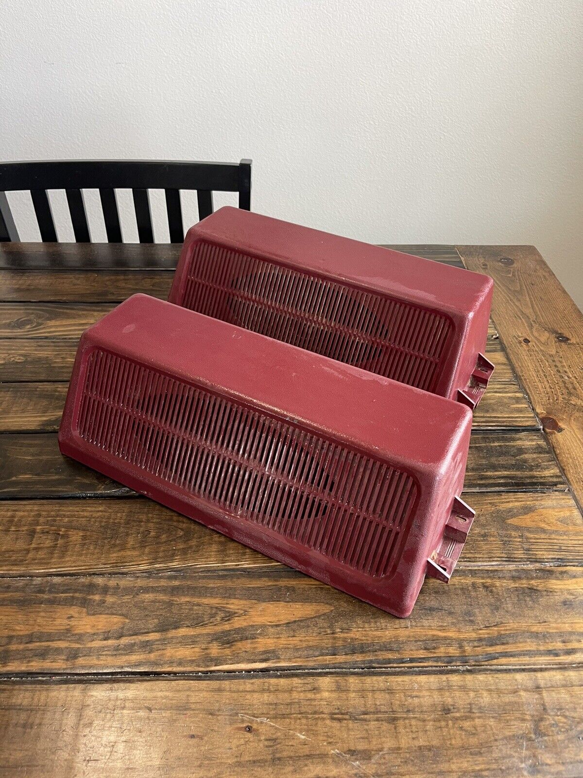 Rear Speaker And Housing 91-93 Cummins Extended Cab Pair (Red)