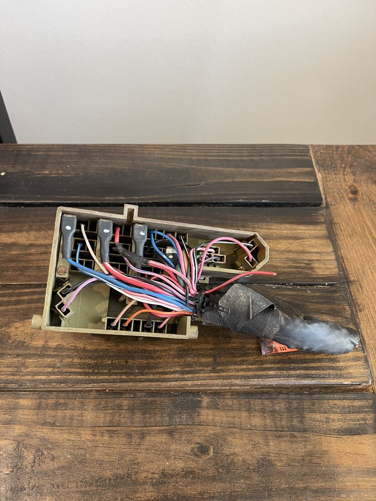 Fuse Box (Good Condition) 81-93