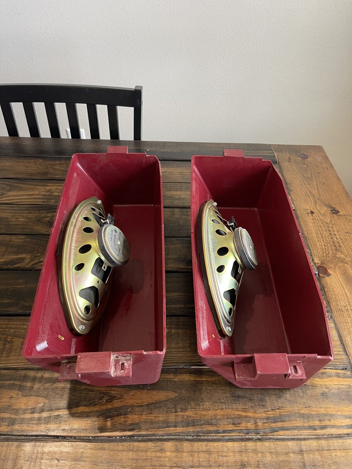 Rear Speaker And Housing 91-93 Cummins Extended Cab Pair (Red)